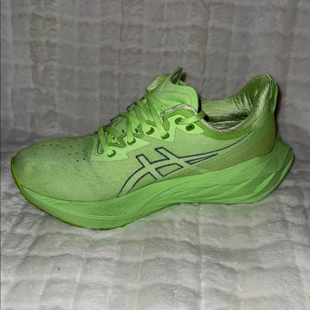 ASICS Novablast 4 Illuminate Green Running Shoes W9.5 2023 - Picture 10 of 16
